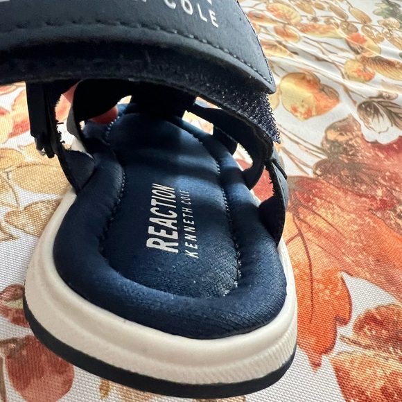 Reaction sandals size 8 toddler boys like new - Picture 4 of 5